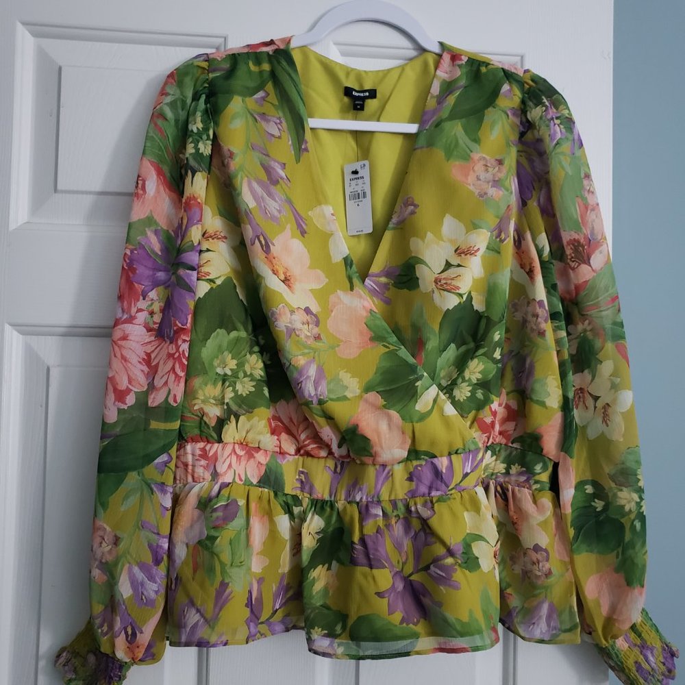 Express Floral V-Neck Smocked Cuff Peplum Top